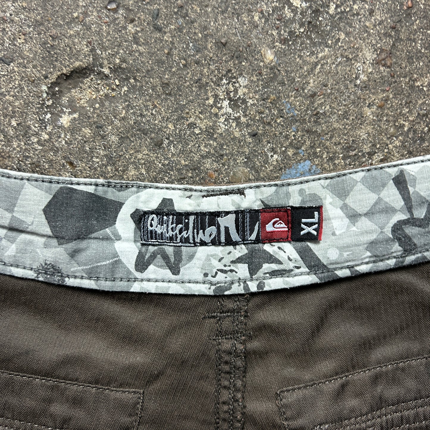Vintage Quiksilver Cargo Shorts (XL)