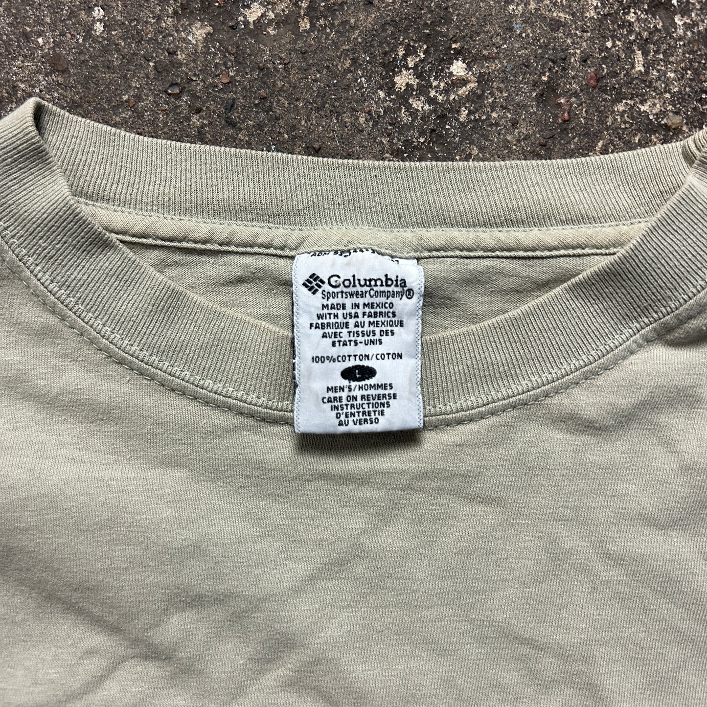 Vintage Columbia T-Shirt (L)