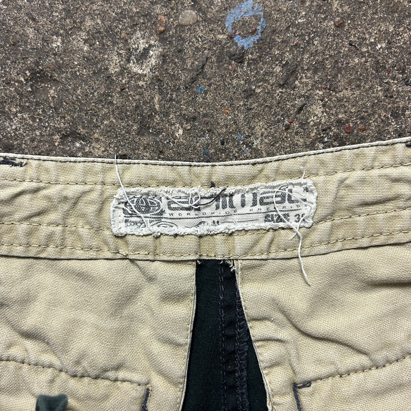 Vintage Animal Cargo Shorts (30)