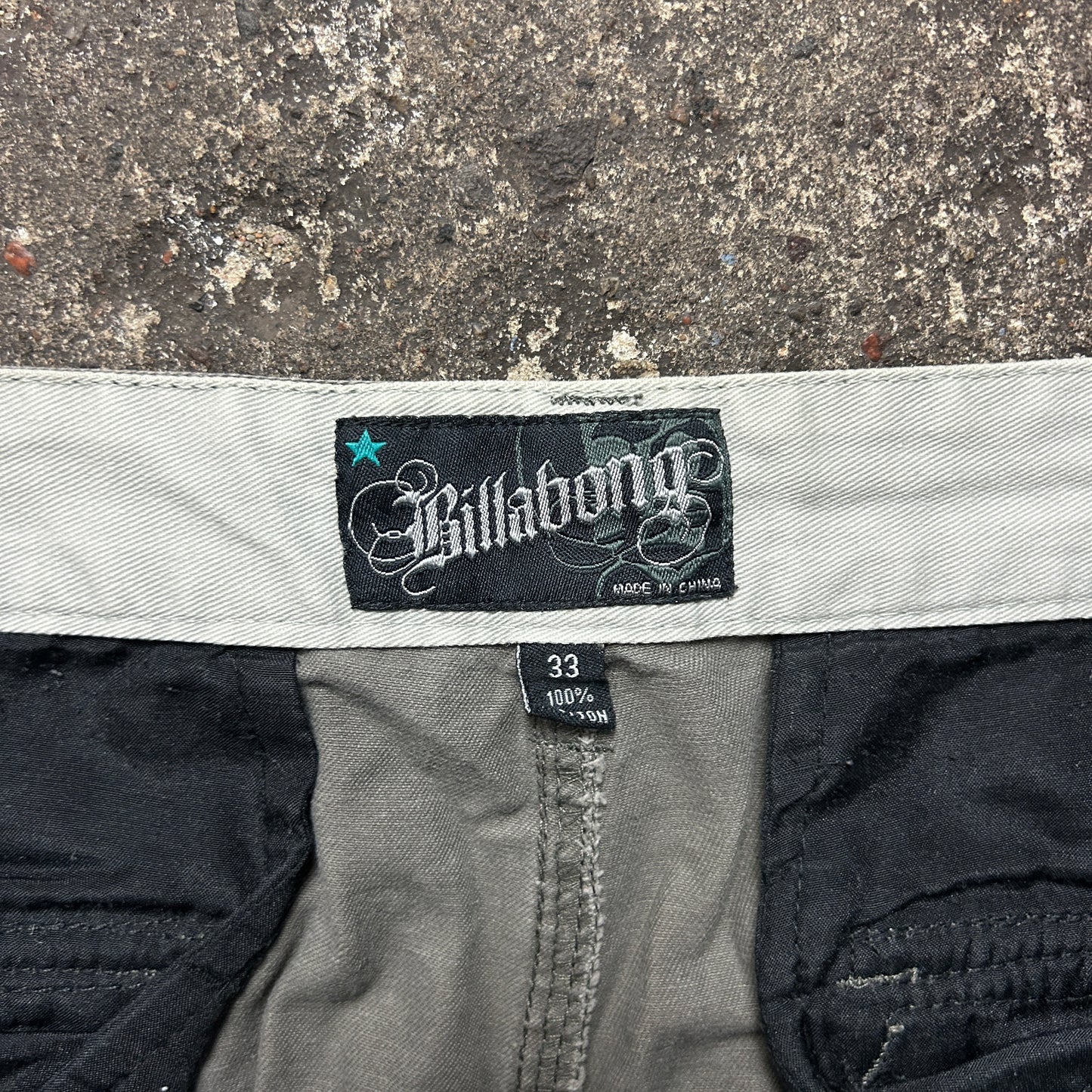 Vintage Billabong Cargo Shorts (33)