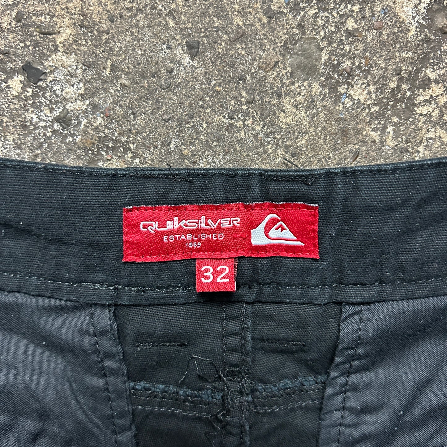 Vintage Quiksilver Cargo Shorts (32)