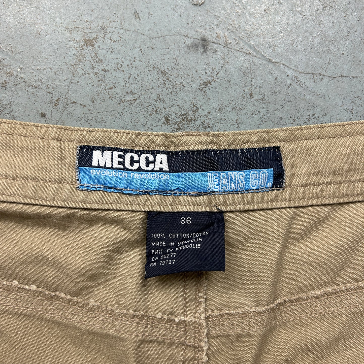 Vintage Mecca Jeans Carpenter Shorts (36)