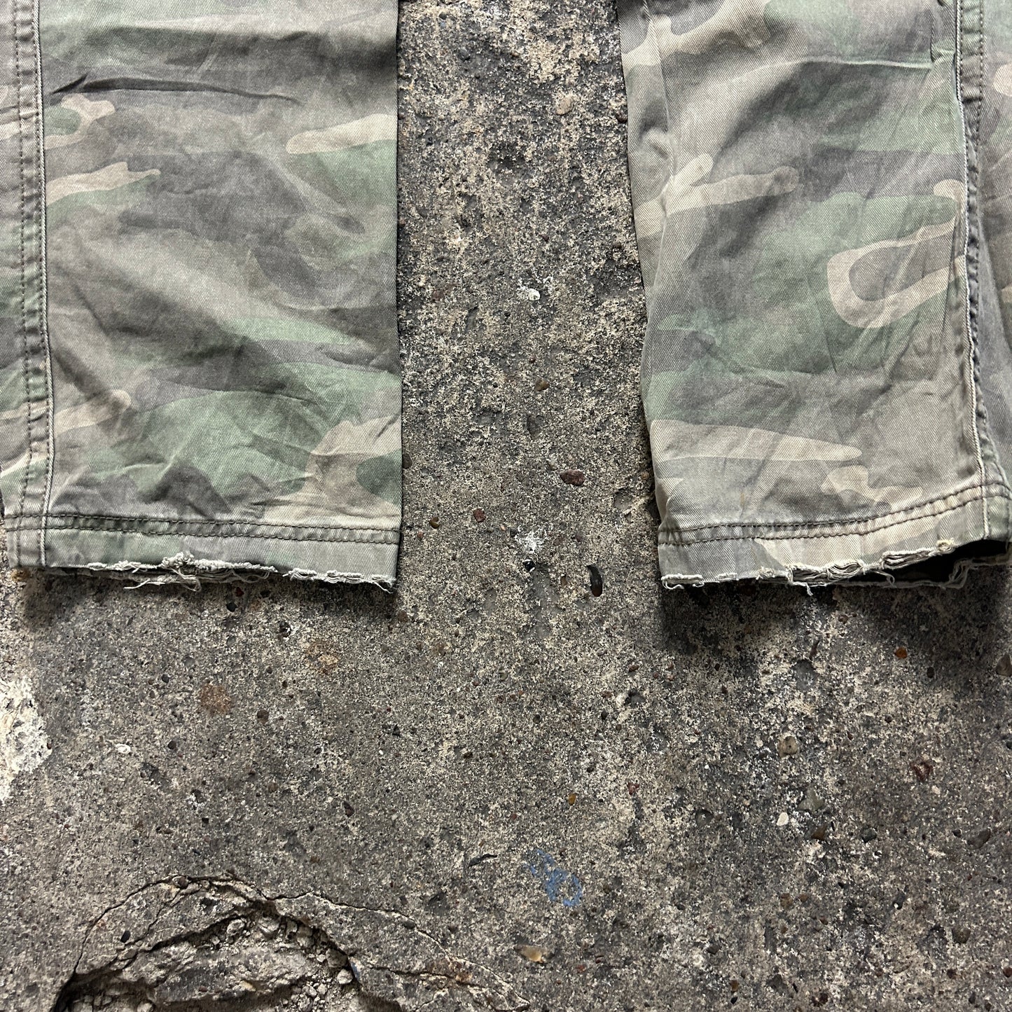 Vintage Camo Cargo Pants (32x34)