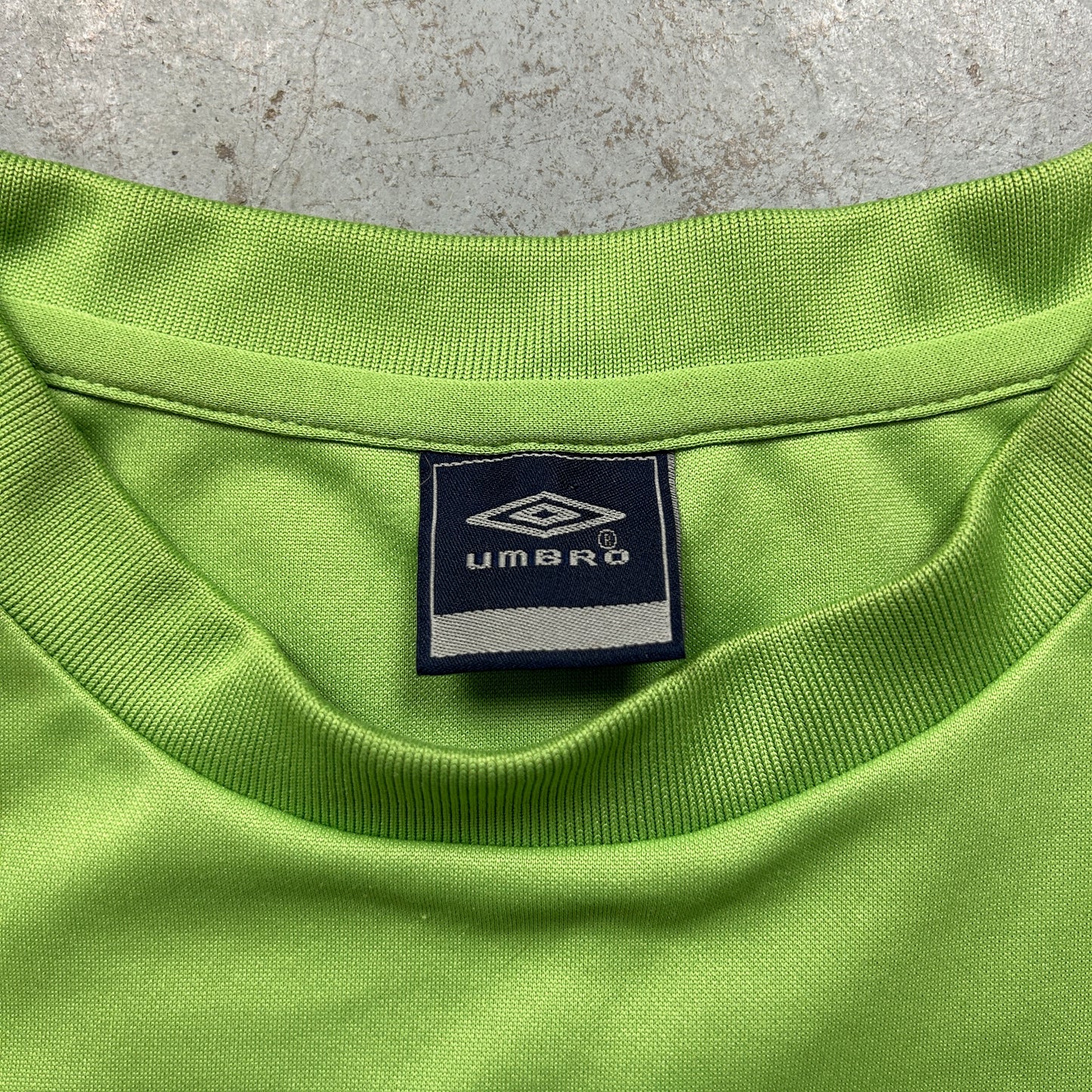 Vintage Umbro Essentials Jersey (L)