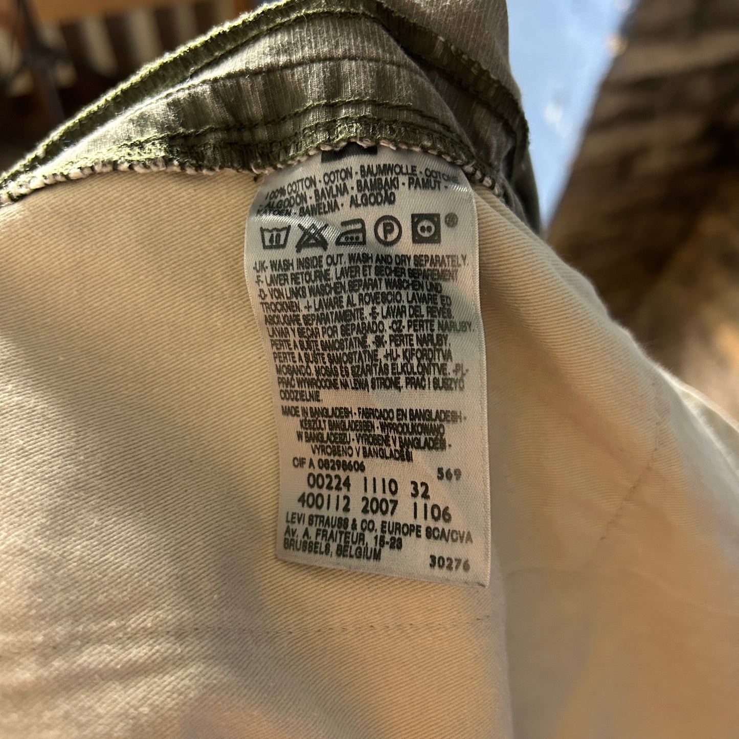 Vintage Levi's Shorts (34)