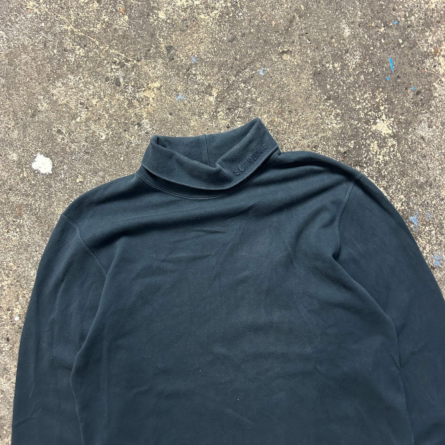 Supreme Turtleneck Sweater (M)