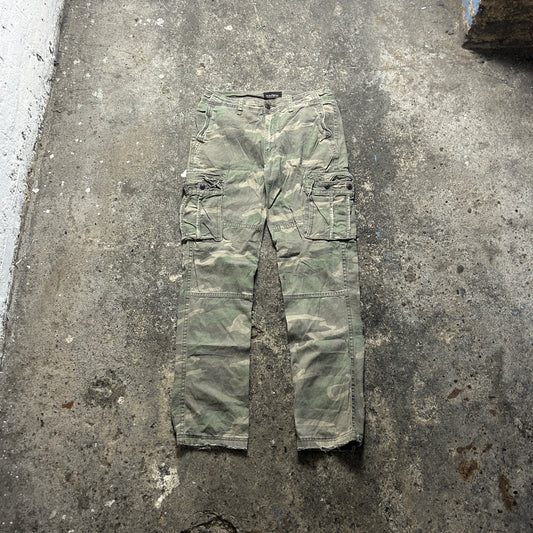 Vintage Camo Cargo Pants (32x34)