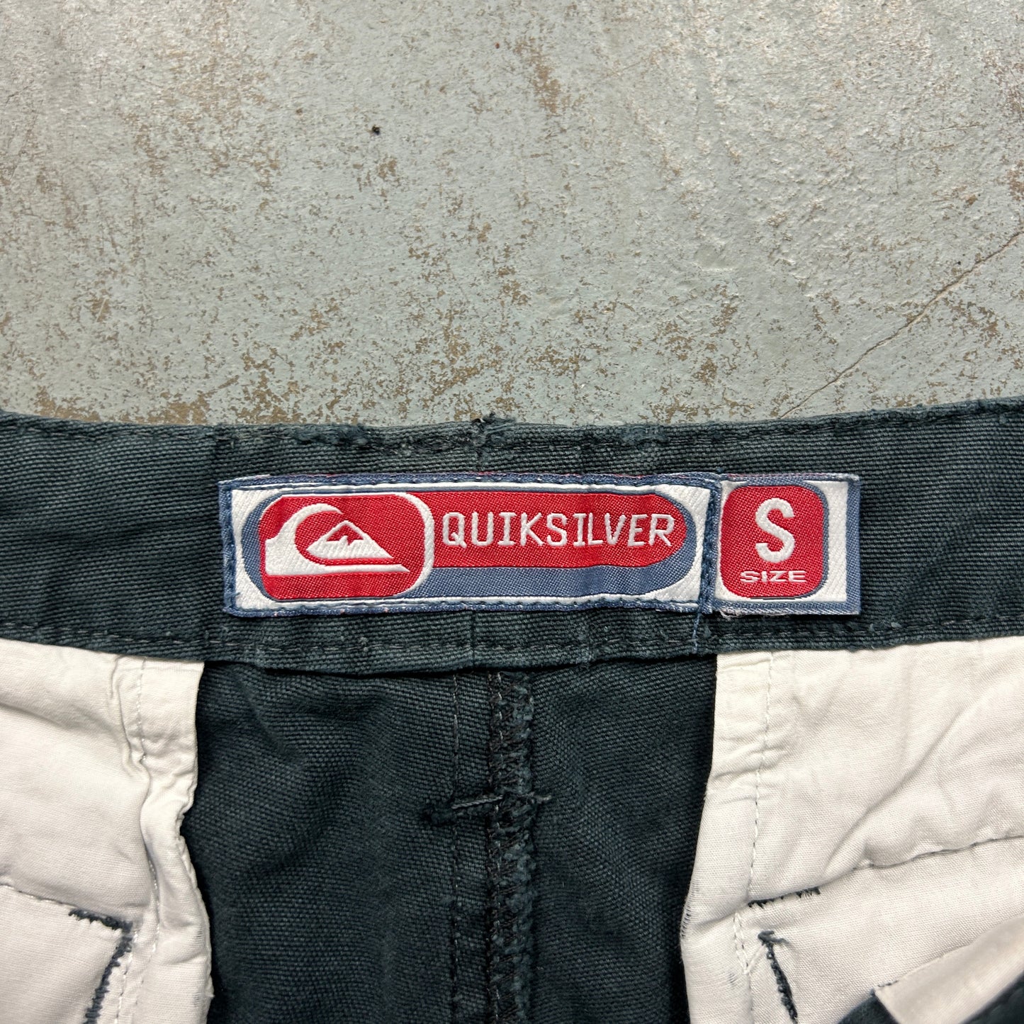 Vintage Quiksilver Cargo Shorts (S)