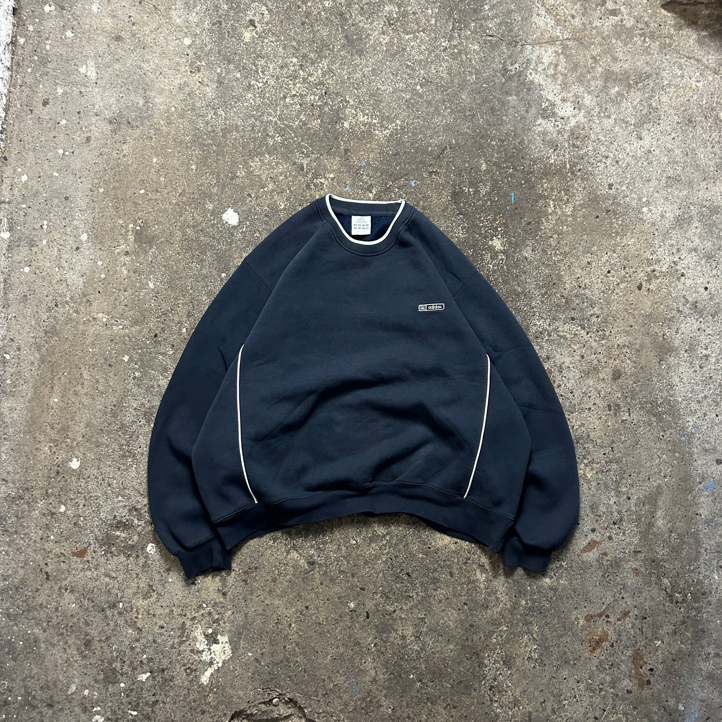 Vintage Adidas Sweater (XXL)