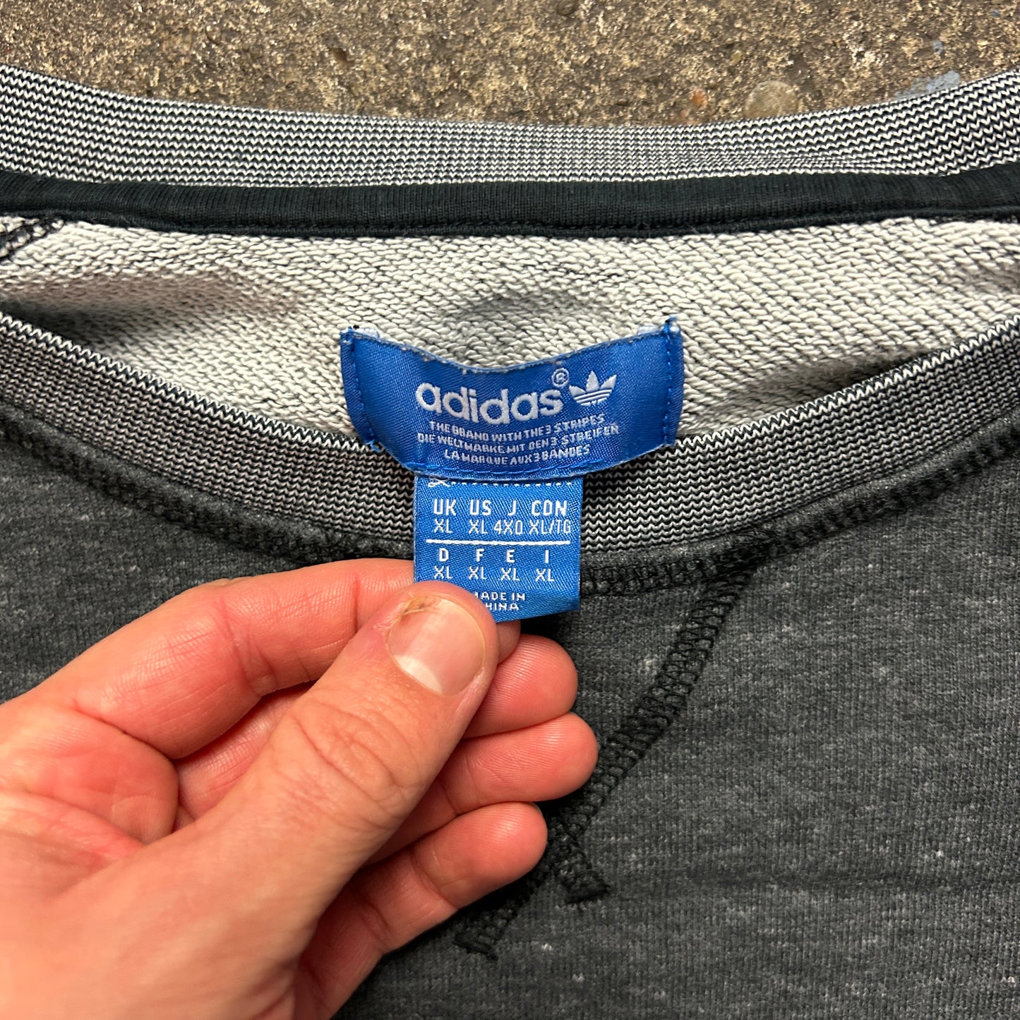 Adidas Sweater (XL)