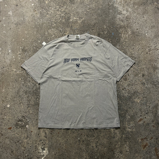 Vintage MLB New York Yankees T-Shirt (XXL)
