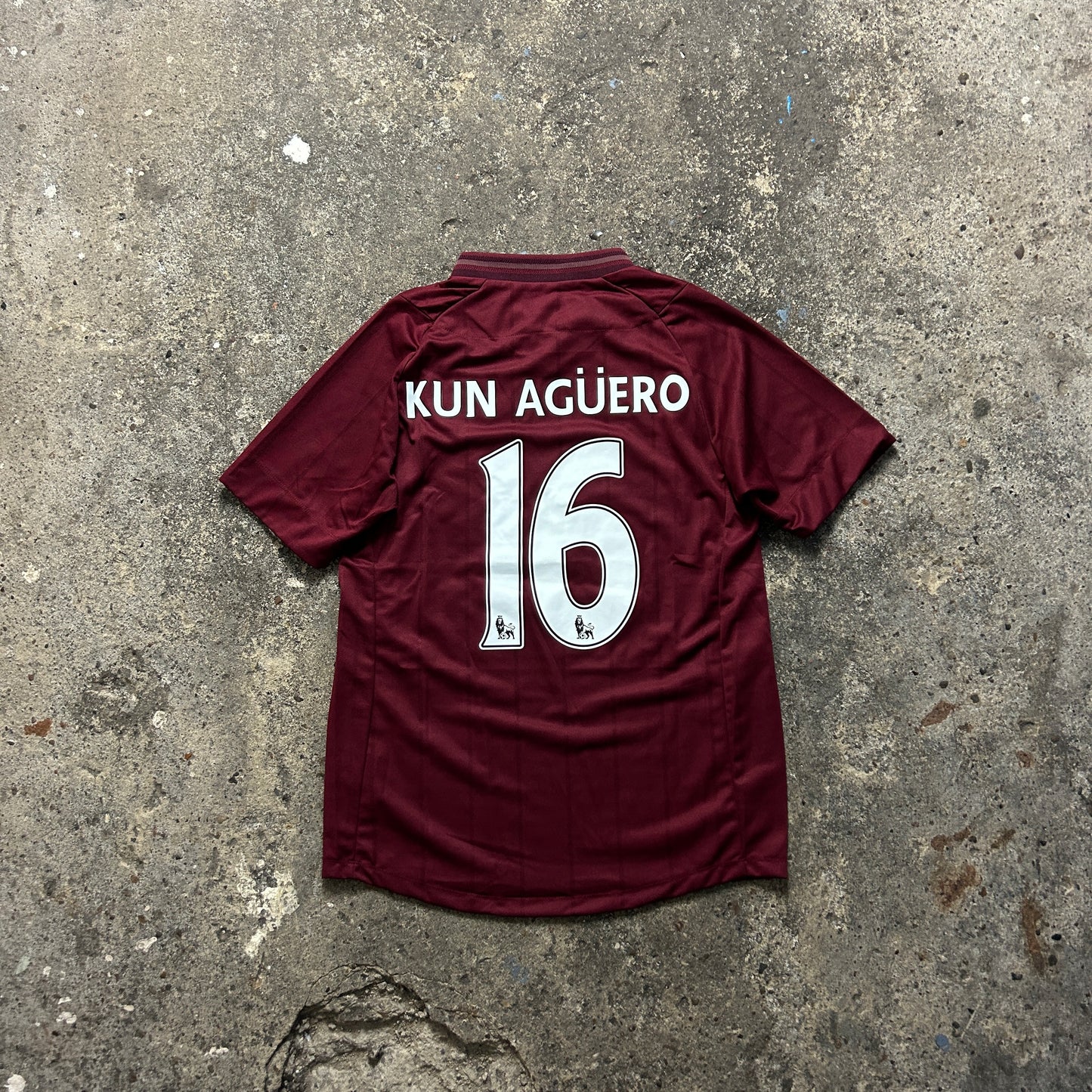 Vintage Umbro Manchester City Agüero Jersey (S)