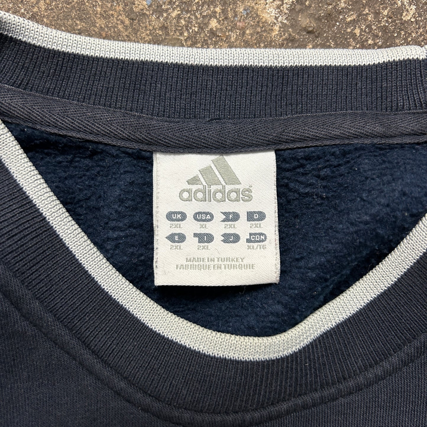 Vintage Adidas Sweater (XXL)