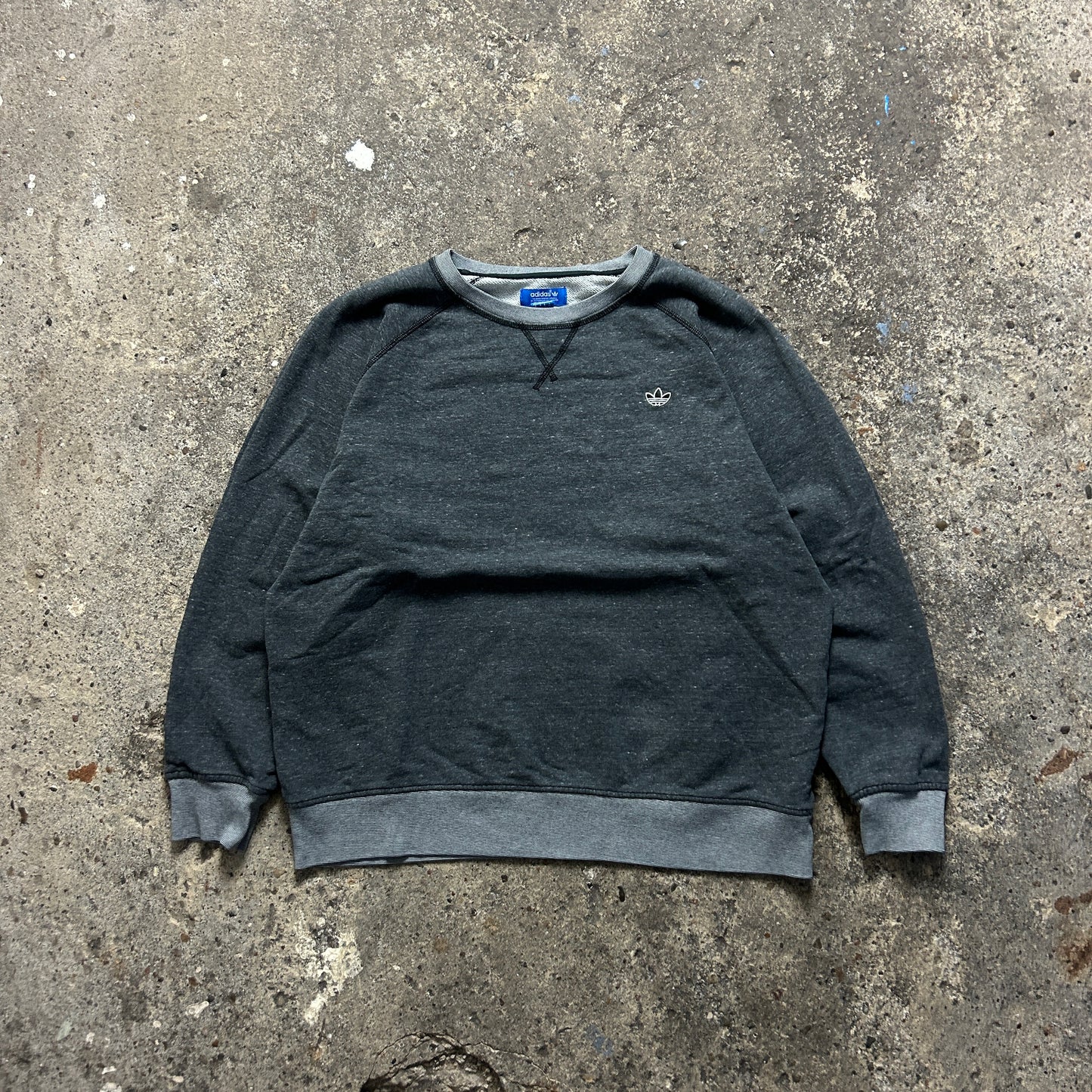 Adidas Sweater (XL)